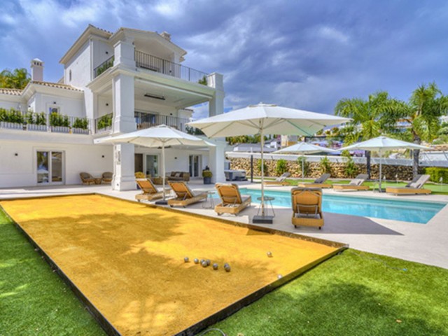 6 Schlafzimmer Villa in Nueva Andalucía