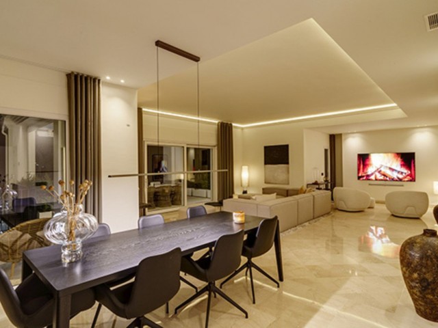 6 Schlafzimmer Villa in Nueva Andalucía