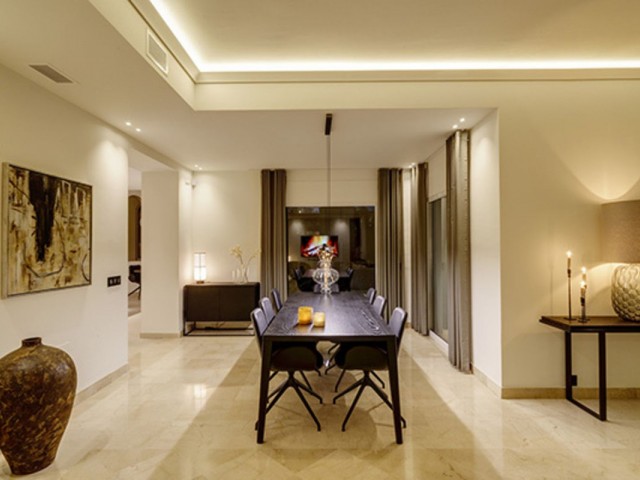 6 Schlafzimmer Villa in Nueva Andalucía