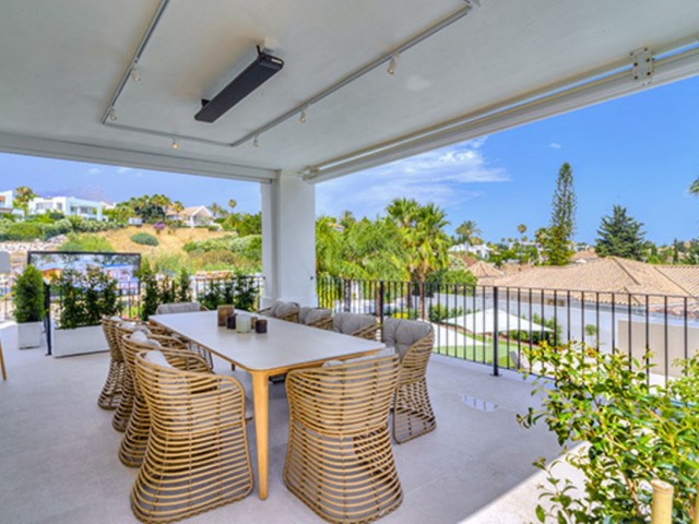 6 Schlafzimmer Villa in Nueva Andalucía