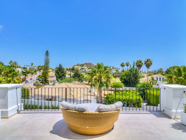 6 Schlafzimmer Villa in Nueva Andalucía