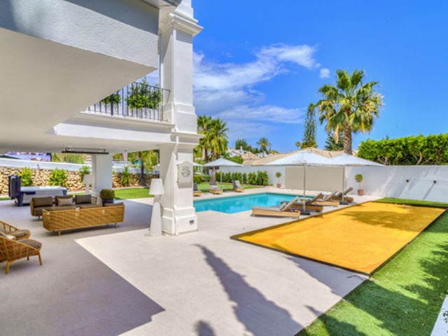6 Schlafzimmer Villa in Nueva Andalucía
