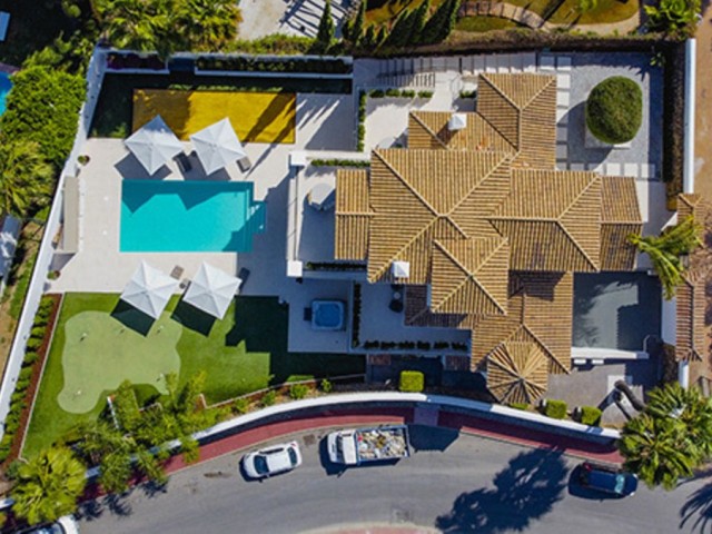 6 Schlafzimmer Villa in Nueva Andalucía