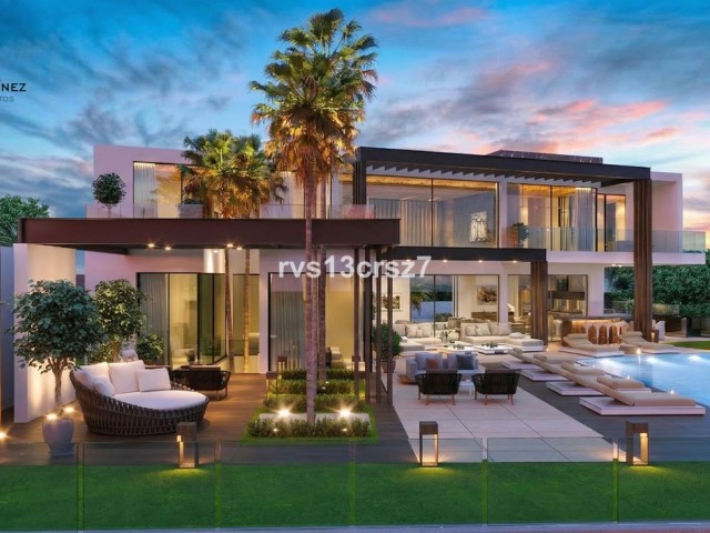 7 Bedrooms Villa in Elviria