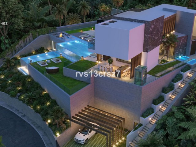 7 Bedrooms Villa in Elviria