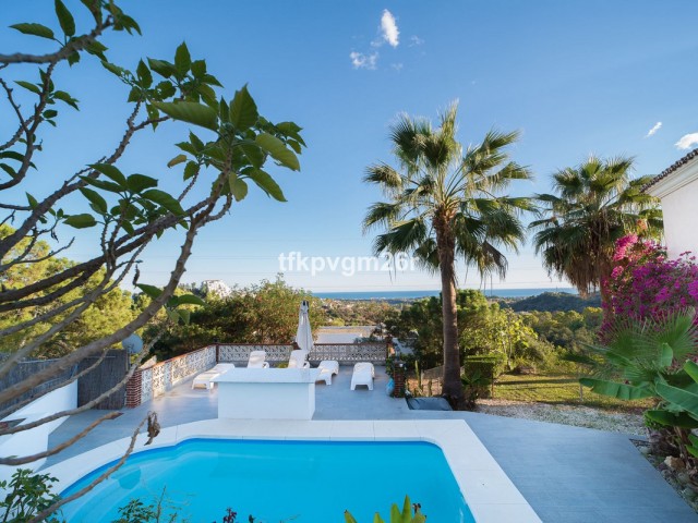 7 Soveroms Villa i Estepona