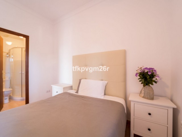 7 Soveroms Villa i Estepona