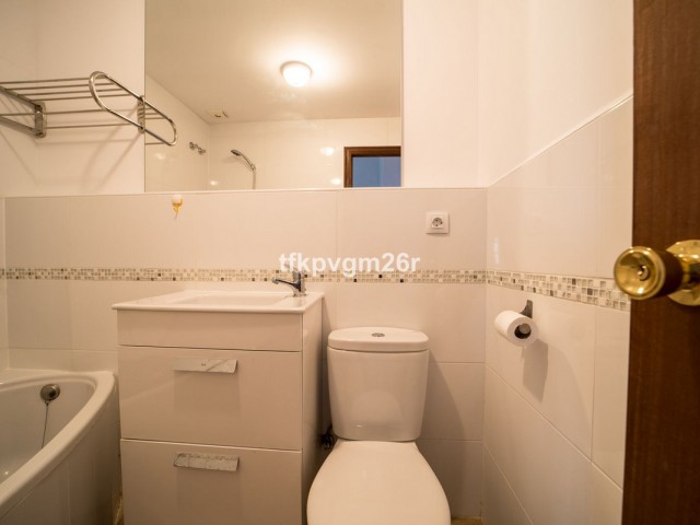 7 Soveroms Villa i Estepona