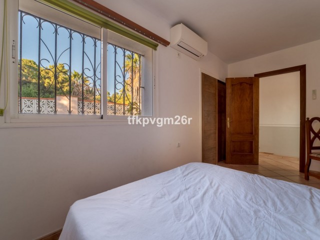 7 Soveroms Villa i Estepona