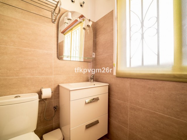 7 Soveroms Villa i Estepona