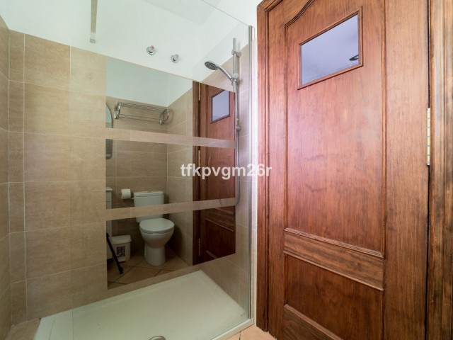 7 Soveroms Villa i Estepona