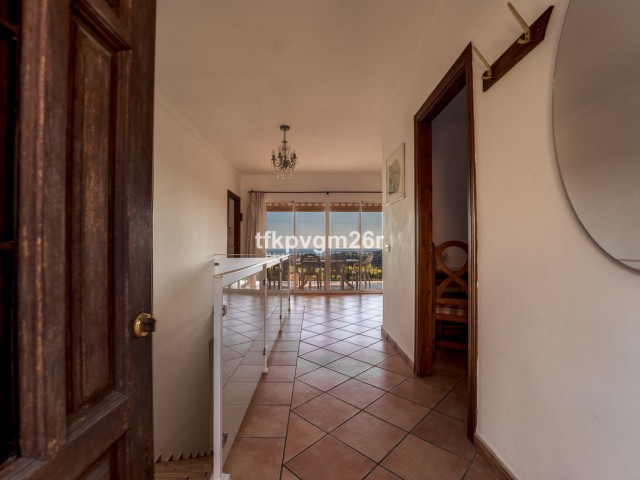 7 Soveroms Villa i Estepona