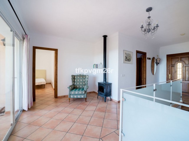 7 Soveroms Villa i Estepona