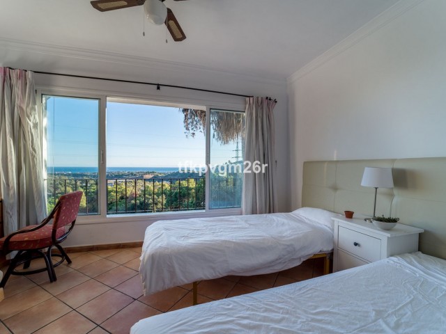 7 Soveroms Villa i Estepona
