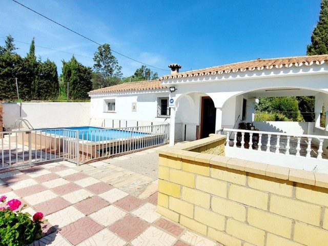 5 Makuuhuoneen Huvila Mijas