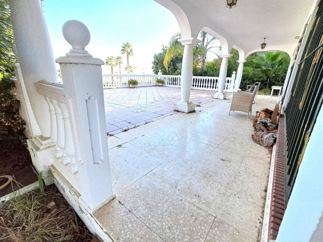 5 Schlafzimmer Villa in Estepona