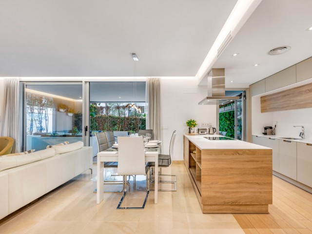 3 Bedrooms Apartment in Puerto Banús