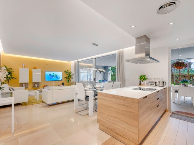 3 Bedrooms Apartment in Puerto Banús