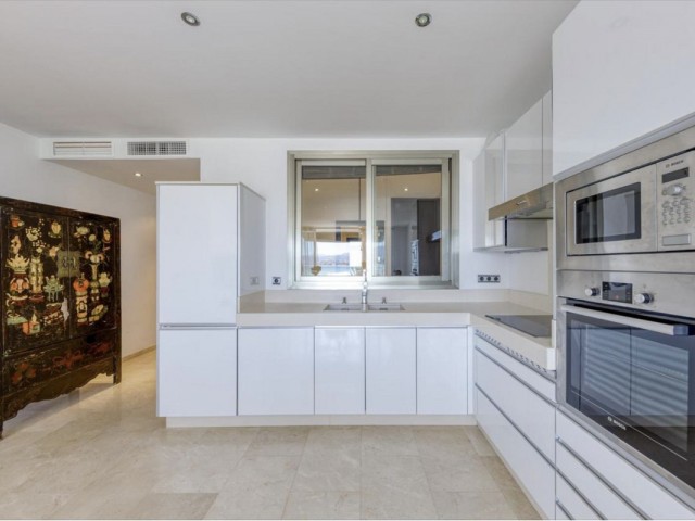 2 Bedrooms Apartment in Puerto Banús