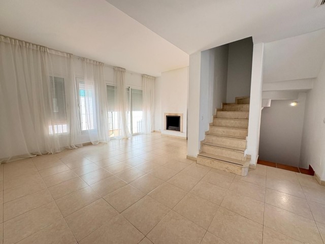 4 Bedrooms Townhouse in Estepona
