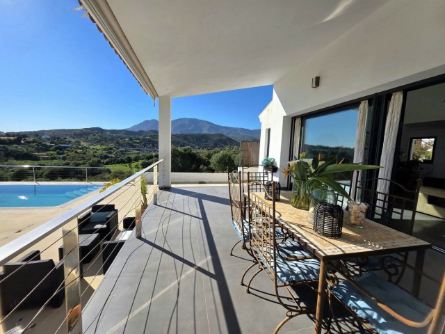 4 Schlafzimmer Villa in Estepona