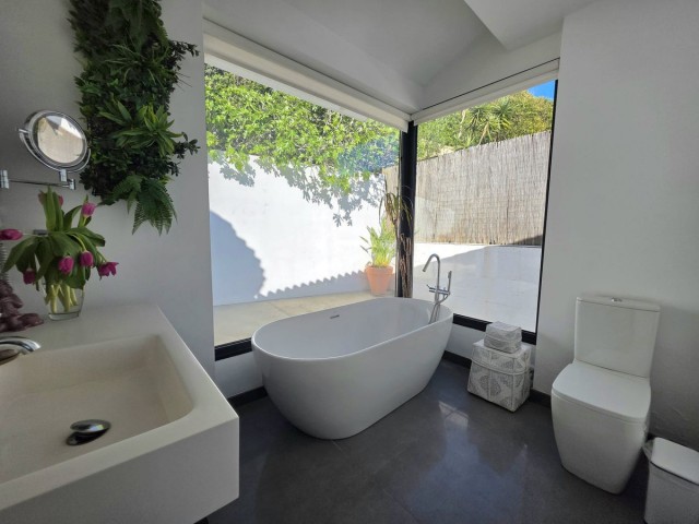 4 Schlafzimmer Villa in Estepona