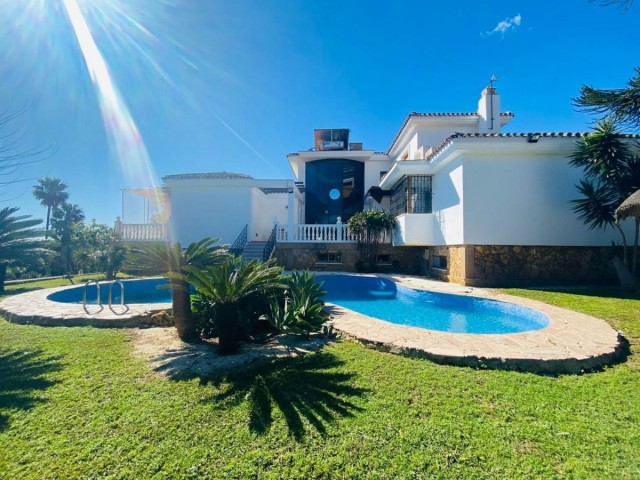 6 Bedrooms Villa in Benalmadena