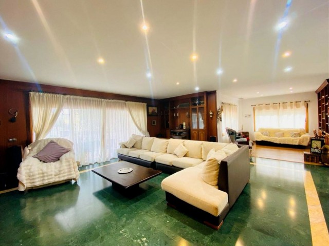 6 Bedrooms Villa in Benalmadena