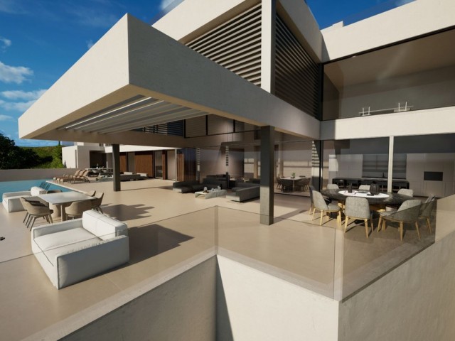 5 Bedrooms Villa in Los Monteros
