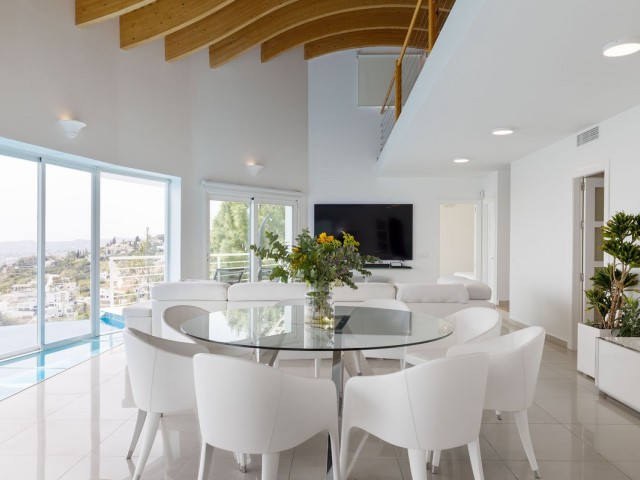 4 Bedrooms Villa in Benalmadena Costa