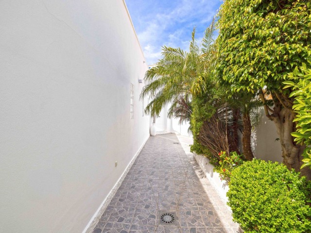 4 Bedrooms Villa in Benalmadena Costa