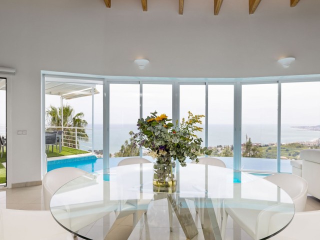 4 Bedrooms Villa in Benalmadena Costa