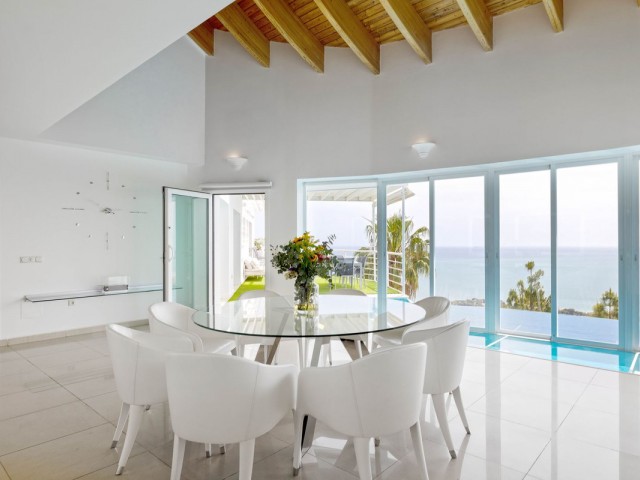 4 Bedrooms Villa in Benalmadena Costa