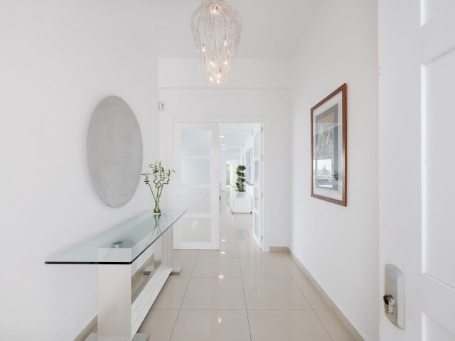 4 Bedrooms Villa in Benalmadena Costa