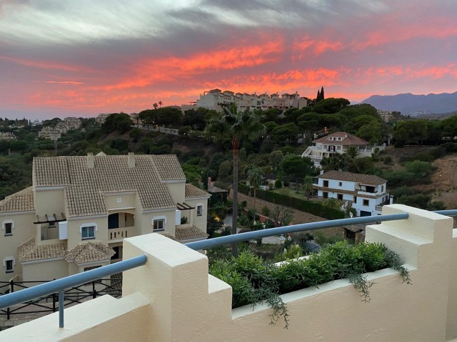 2 Bedrooms Apartment in Elviria