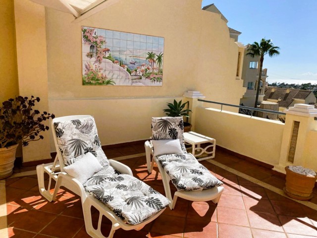 2 Bedrooms Apartment in Elviria