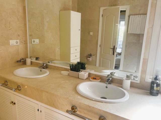 2 Bedrooms Apartment in Elviria