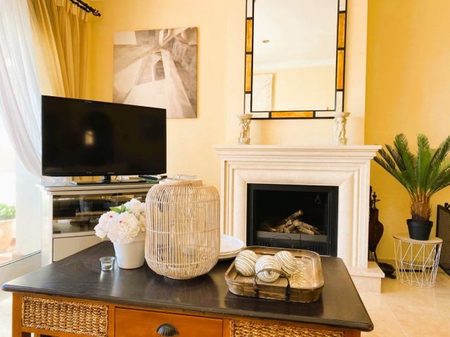2 Bedrooms Apartment in Elviria