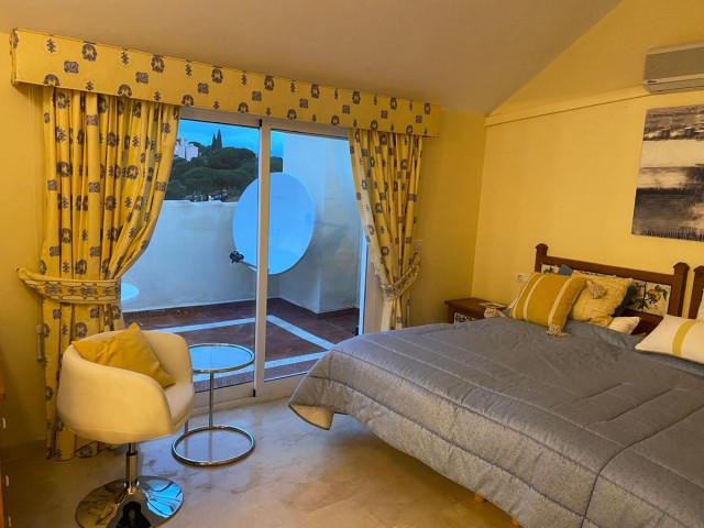 2 Bedrooms Apartment in Elviria