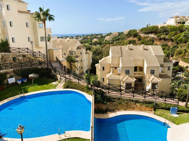 2 Bedrooms Apartment in Elviria