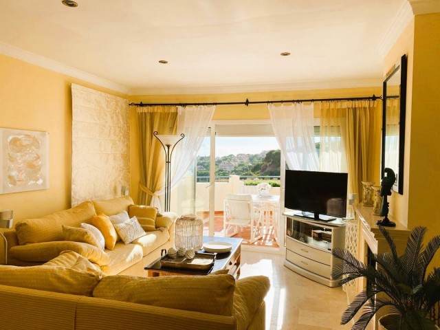 2 Bedrooms Apartment in Elviria