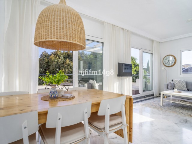 Apartment, Nueva Andalucia, R5212882