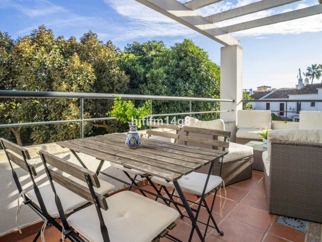 Apartment, Nueva Andalucia, R5212882