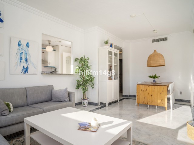 Apartment, Nueva Andalucia, R5212882
