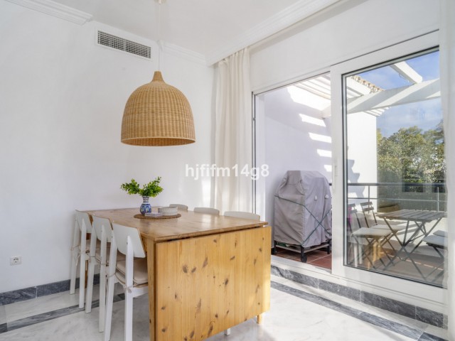 2 Bedrooms Apartment in Nueva Andalucía