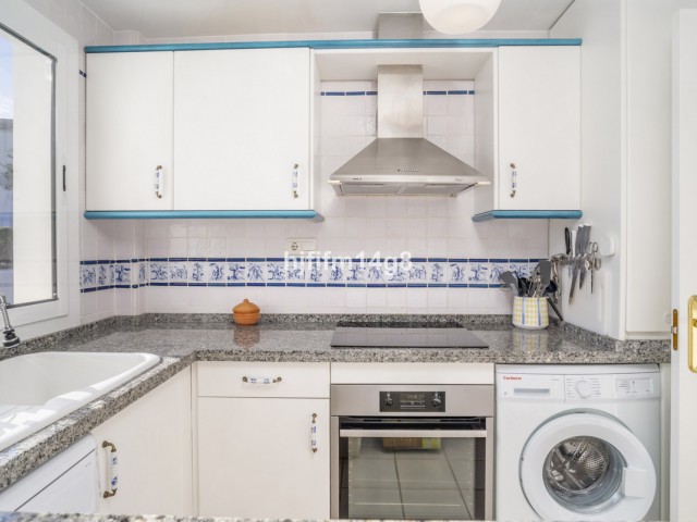 2 Bedrooms Apartment in Nueva Andalucía