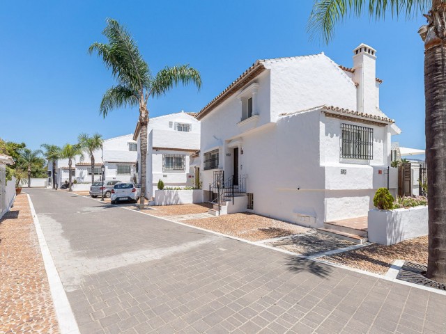 3 Bedrooms Townhouse in Nueva Andalucía