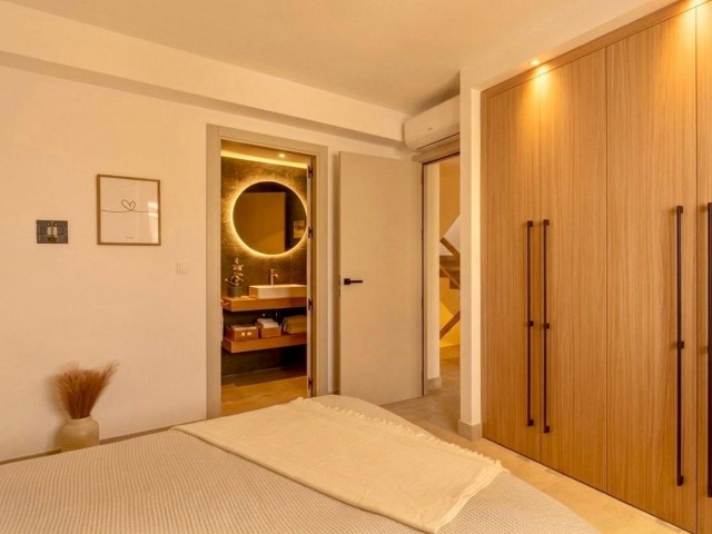 4 Bedrooms Townhouse in Estepona