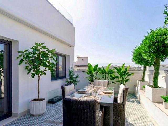 4 Bedrooms Townhouse in Estepona