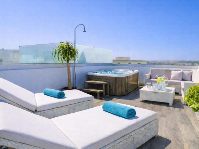 4 Bedrooms Townhouse in Estepona